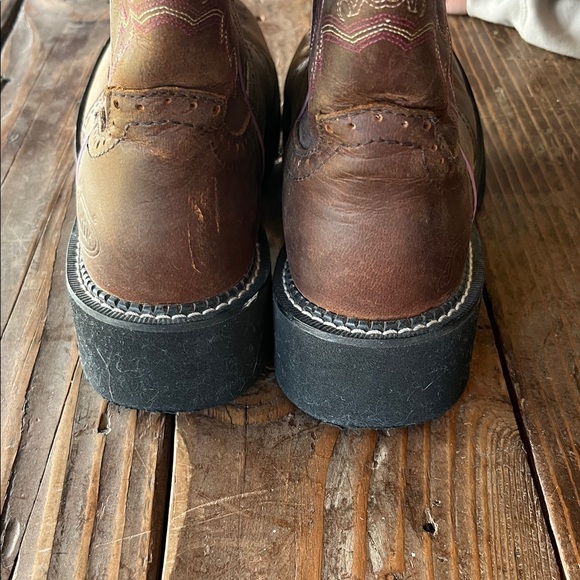Gently Used Justin Boots Brown and Pink women’s size 10B - Picture 3 of 6